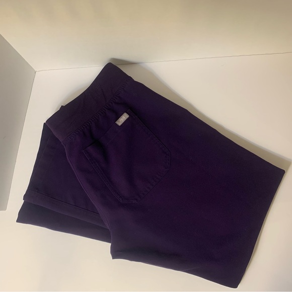 FIGS Livingston Basic Scrub Pant Technical Collection Purple Plum Size Small - Picture 8 of 14